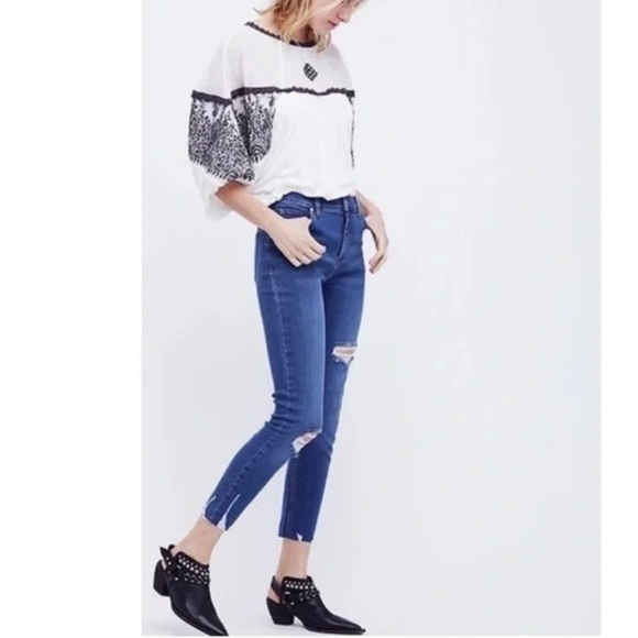 Free People - Shark Bite Raw-Hem Ripped Crop Skinny Jeans in Blue - Picture 8 of 15